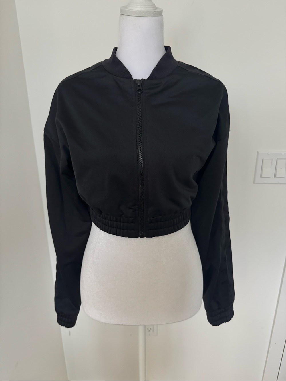 ALO Black Cropped Bomber Jacket - Women